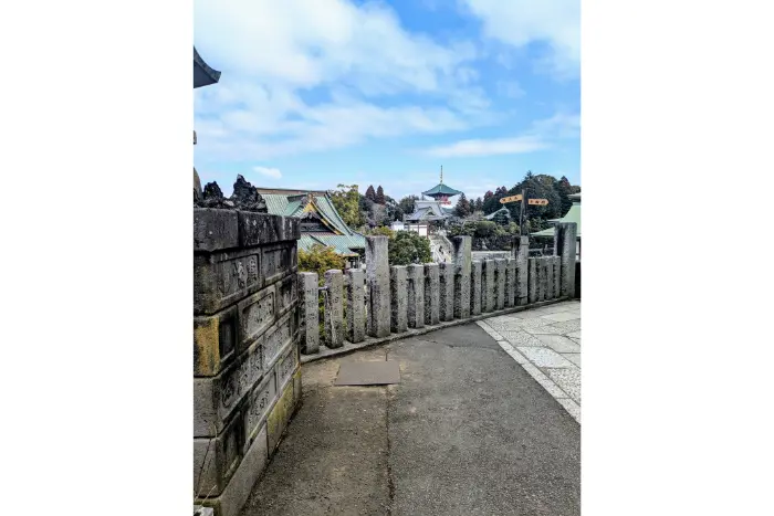 私が実際に成田山 御朱印巡りに行って撮影した「成田山 新勝寺 高台から見た景色」